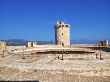 En eski Bellver castle