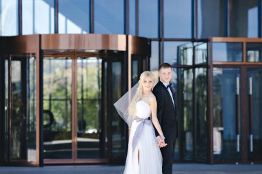 arka plan cam pencereler üzerinde düğün fotoğraf çekimi