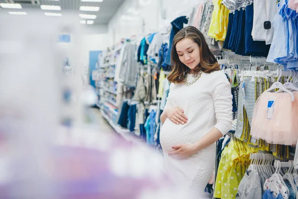 2020 Kinderweltladen Schwangere Laden Für Kinderspielzeug Kleidung Das Konzept Eines — Stockfoto