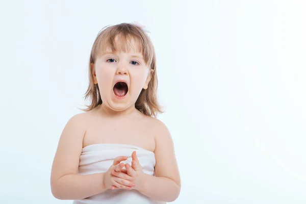 Bambina Con Bocca Spalancata Sfondo Bianco Bambino Sta Giocando Concetto — Foto Stock
