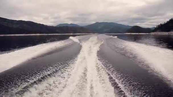 Conceito Navegação Relaxante Mar Salpicos Água Azul Mar Close — Vídeo de Stock