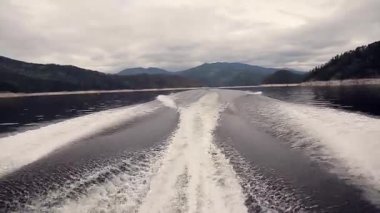 tekne kavramı, denizde rahatlatıcı - denizde yakın çekim mavi su sıçramaları