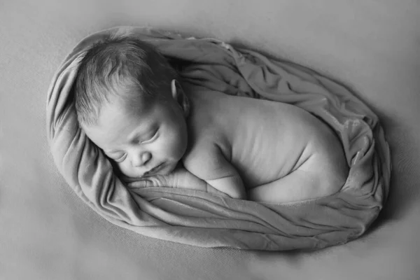 Concepto Estilo Vida Saludable Fiv Bebé Recién Nacido Duerme Bajo —  Fotos de Stock