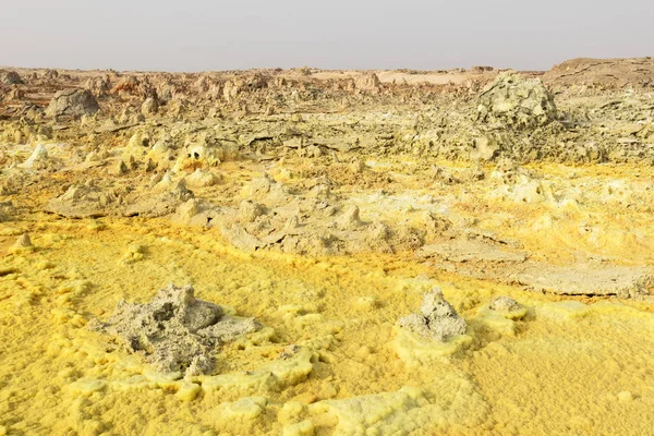 Inside the explosion crater of Dallol volcano, Danakil Depression, Ethiopia — Stock Photo, Image