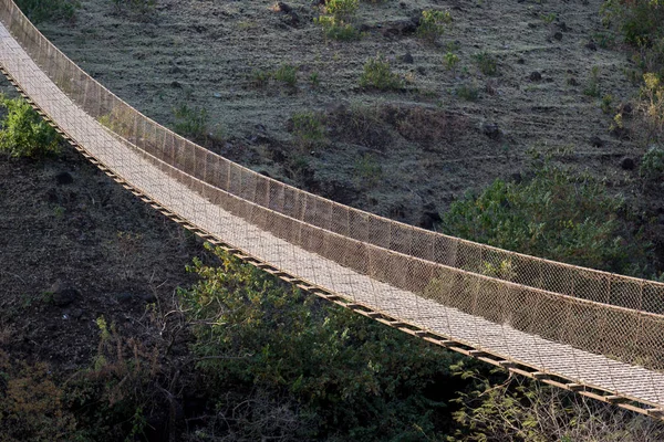 Swingbridge perto de azul nil cai na Etiópia — Fotografia de Stock