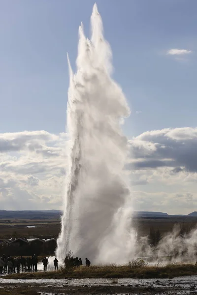 Eruption of Geyser "Strokkur" in Iceland, EDITORIAL — Stock Photo, Image