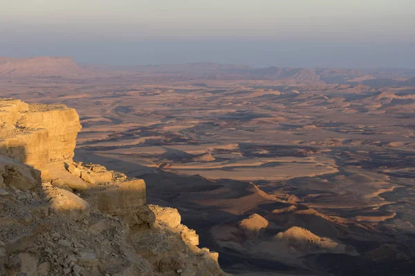 Θέα του κρατήρα Ramon Makhtesh, έρημο Negev, Ισραήλ — Φωτογραφία Αρχείου