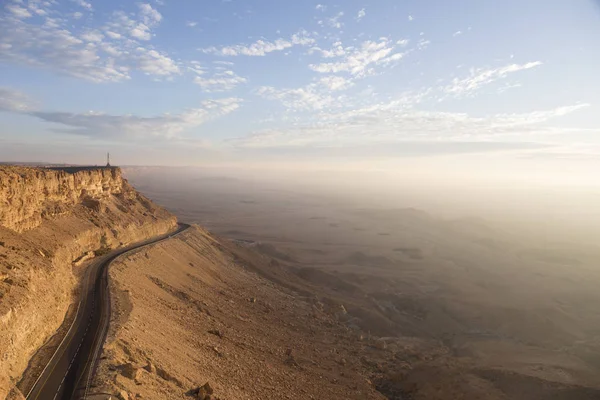 Weergave van Makhtesh Ramon krater, de Negev-woestijn, Israël — Stockfoto