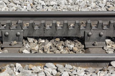 Tren yolu ile bir raf Close-Up