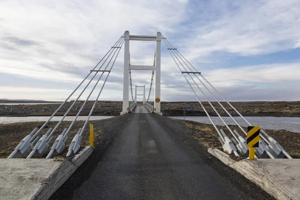 Білий міст в Ісландії — стокове фото