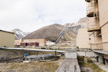 Terk edilmiş Rus maden kasabası Svalbard Pyramiden