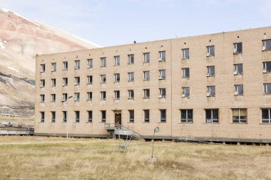 Terk edilmiş Rus maden kasabası Svalbard Pyramiden