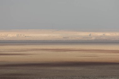 Ölü Deniz kıyı şeridi manzara görünümü. Dead Sea, Israel.