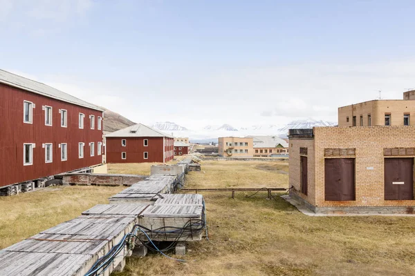 Terk edilmiş Rus maden kasabası Svalbard Pyramiden