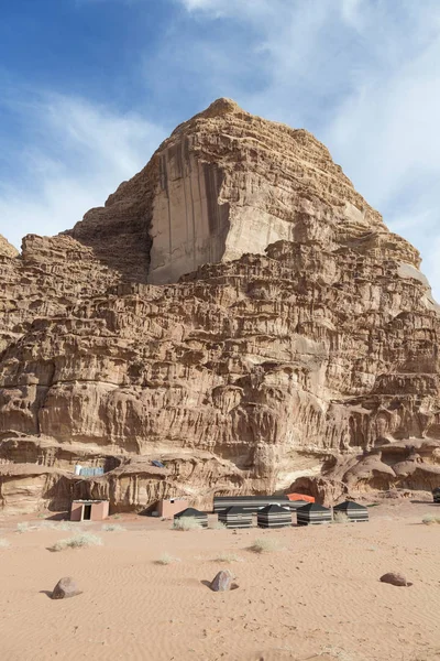 Aventura Camping hotel entre los desiertos en Oriente Medio de Asia en — Foto de Stock