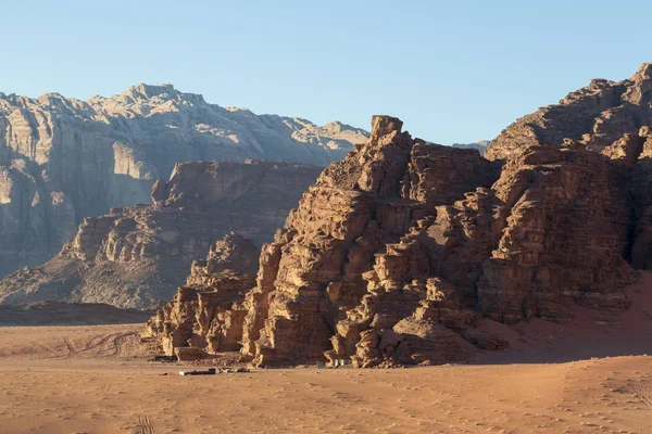 Γουάντι Ραμ, επίσης γνωστή ως η κοιλάδα της Σελήνης. Έρημο της Ιορδανίας — Φωτογραφία Αρχείου