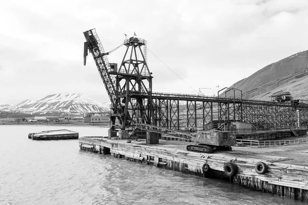 Den övergivna ryska gruvstaden Pyramiden i Svalbard, Spetsbergen, Norge — Stockfoto