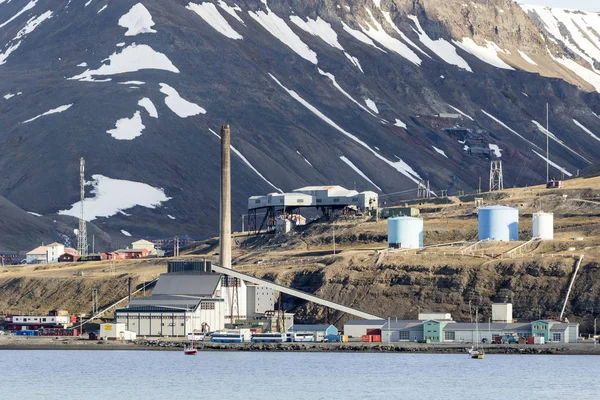 Avveckling av Longyearbyen på Svalbard, Spetsbergen, Norge — Stockfoto