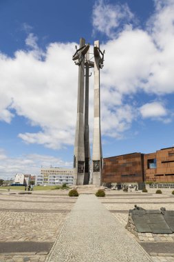Danzig, Polonya - 7 Temmuz 2016: Stocznia Gdanska: anıt düşmüş tersane işçileri için