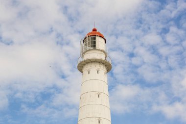 Uzun boylu ve beyaz Tahkuna deniz feneri adada: Hiiumaa, Estonia