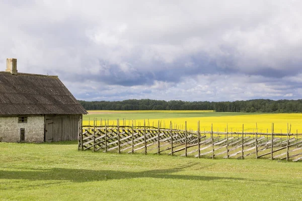 Antico Agriturismo nel centro culturale Angla Heritage sull'isola di Saaremma, Estonia — Foto Stock