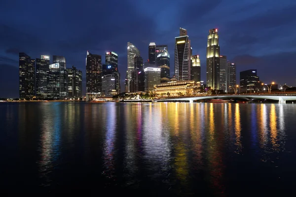 Singapur 10 Aralık 2017: Manzarası, Singapur'un iş bölgesi geceleri