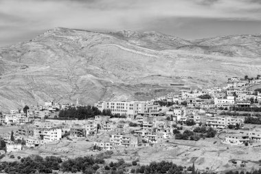 Wadi Musa, Petra, Ürdün (tek renkli yakınlarında küçük bir kasaba)