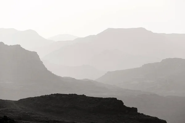 사해와 요르단 (흑백의 산의 보기) — 스톡 사진
