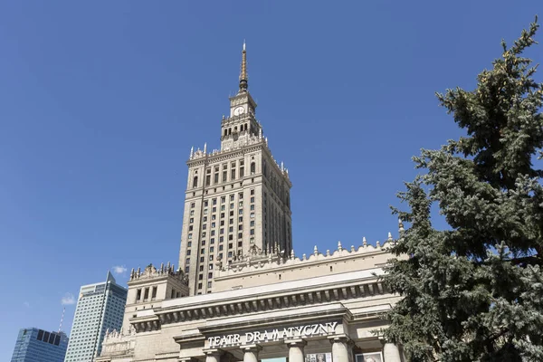 Varsóvia, Polônia 21 de julho de 2016: O Palácio da Cultura e Ciência — Fotografia de Stock