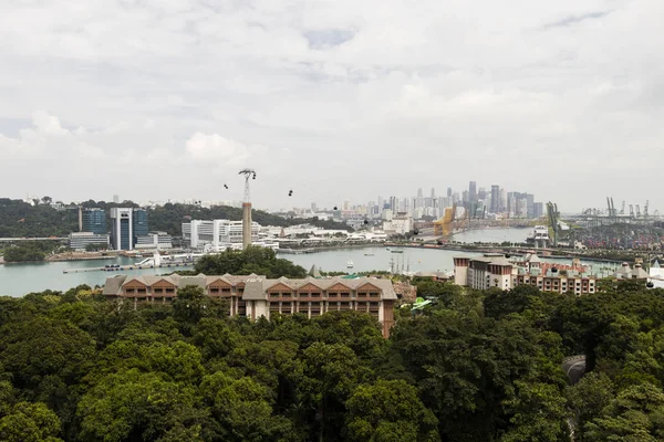 SENTOSA, SINGAPORE, 15 de dezembro de 2017: Vista aérea do teleférico para Singapura — Fotografia de Stock