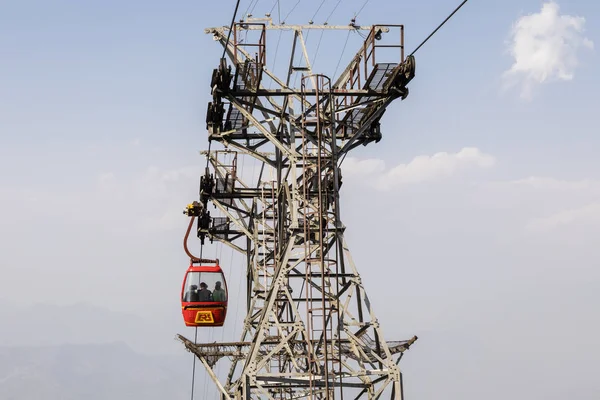 Дарджилінг, Індія, 5 березня 2017: Дарджилінг Ropeway є канатній дорозі у місті Дарджилінг — стокове фото