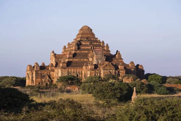 Templo Antigo no Parque Arqueológico de Bagan, Mianmar — Fotografia de Stock