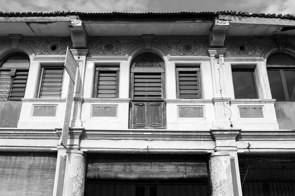 George Town, Malaysia, December 19 2017: Facade of the old building in Penang — Stock Photo, Image