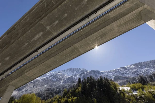 Motorway bridge of the Gotthard motorway photographed from below in Reusstal valley, Central Switzerland — Stock Photo, Image