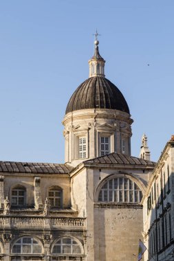 Ayrıntı görünümü bir kilise ile tarihi Dobruca sıcak sabah güneş tarafından aydınlatılmış