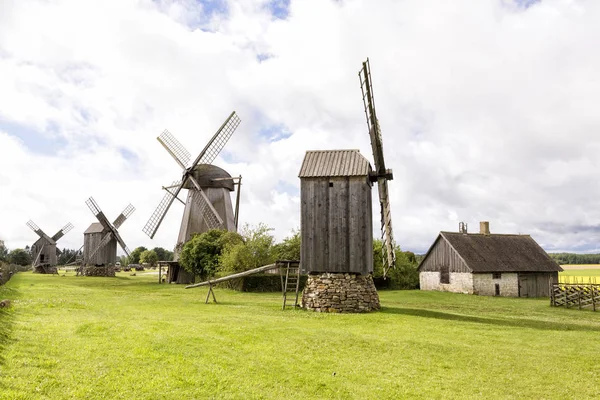 Gammal bondgård i Angla Heritage kultur Center på Saaremma island, Estland — Stockfoto