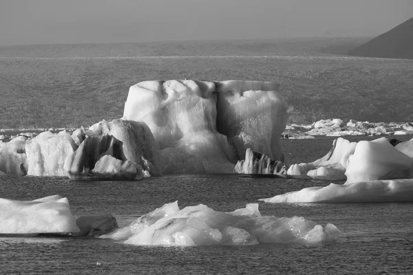 Jokulsarlon Lagoa Glacial em preto e branco, Vatnajokull, Islândia — Fotografia de Stock