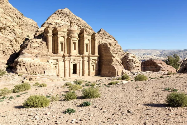 El Monasterio Al Deir en Petra, Jordania — Foto de Stock