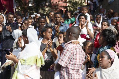 Gonder, Etiyopya, 18 Şubat 2015: Locals bir merdiven, Epiphany önemli Etiyopyalı Ortodoks kutlama Timkat Festivali kutluyor