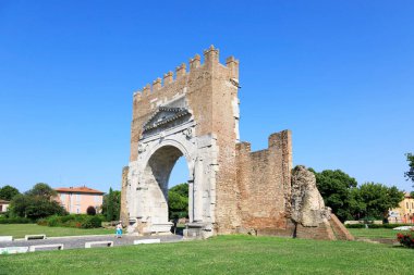 Rimini, İtalya, 2 Temmuz 2019: Rimini Augustus Kemeri. Rimini Zaferi 'ndeki ünlü varış yeri