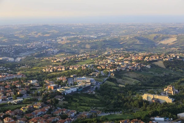 Vista do bairro mais baixo de San Marino — Fotografia de Stock