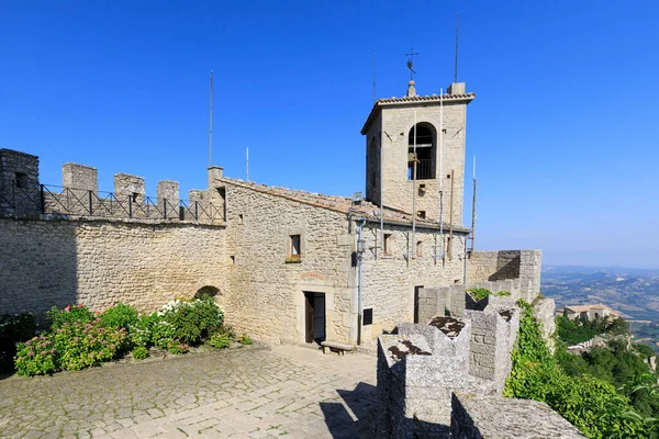 Guaita Castle in San Marino. Exterior of Rocca della Guaita castle. — Stock Photo, Image