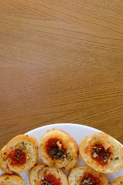 Hafif ve lezzetli bruschetta meze domates ve oregan ile — Stok fotoğraf