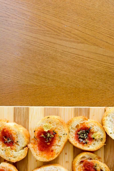 Hafif ve lezzetli bruschetta meze domates ve oregan ile — Stok fotoğraf