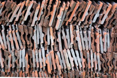 Eski kil seramik Kiremit Bims Sanayi için yığılmış