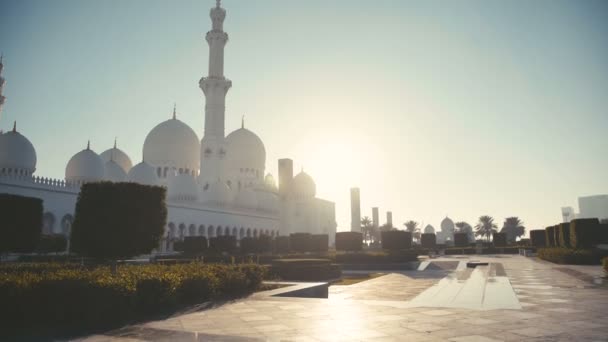 Emirados Árabes Unidos, 2017: O símbolo da fé muçulmana e da Emirates — Vídeo de Stock