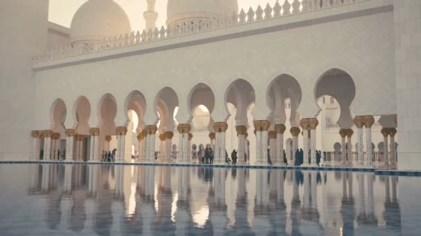 UAE, 2017: Emirates architektura a atrakcí Abu Dhabi — Stock video