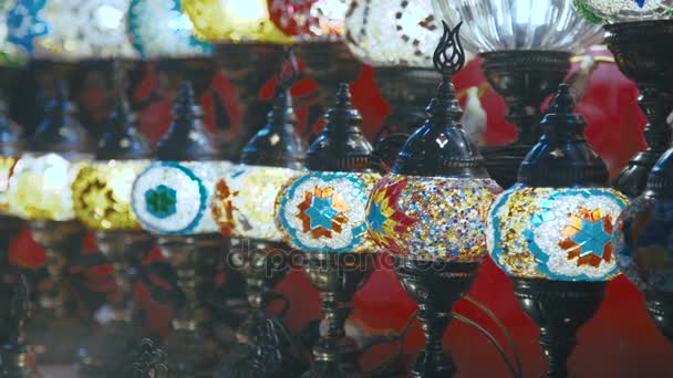 Detail vodní dýmky baněk. Ručně malované vodní dýmka žárovka. — Stock video