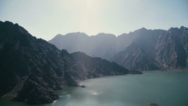 Dubaj, Spojené arabské emiráty: voda. Laguna Bay. — Stock video