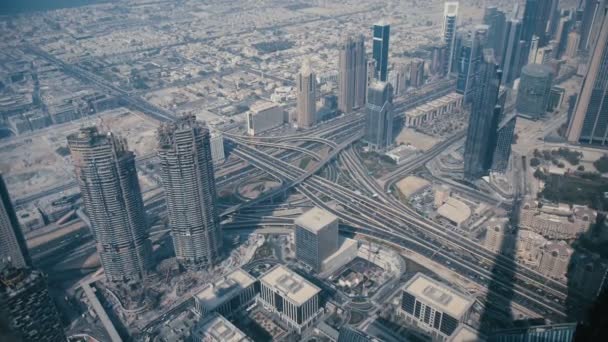 Üstten Görünüm, quadrocopters Dubai kuş bakışı ile hava fotoğrafçılığı — Stok video